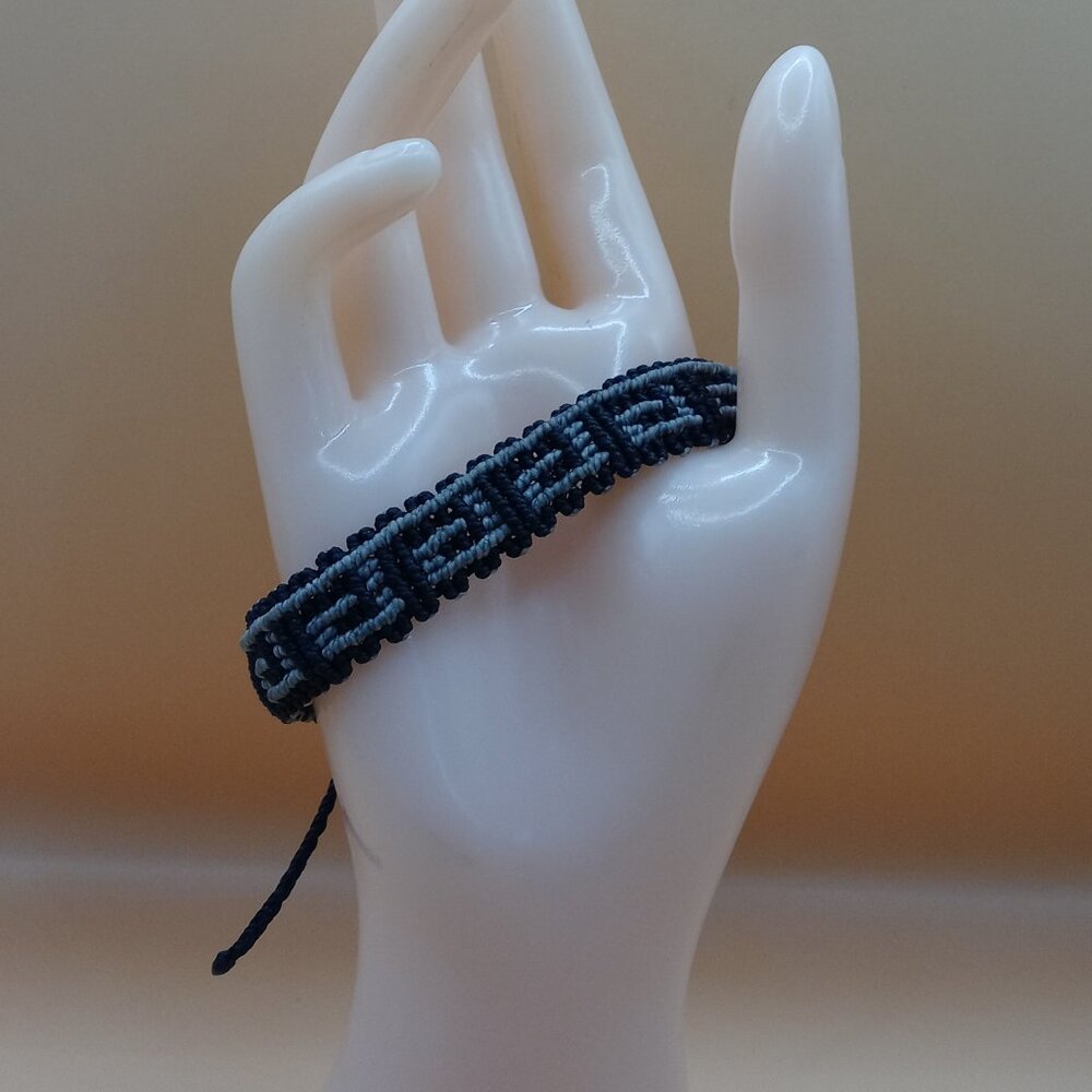 Unisex Woven Macramé Thread Bracelet Labyrinth Design Andean Craftsmanship Cusco